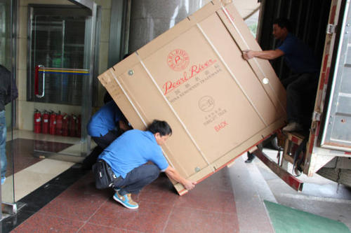 船山钢琴贵重工艺品无忧运
